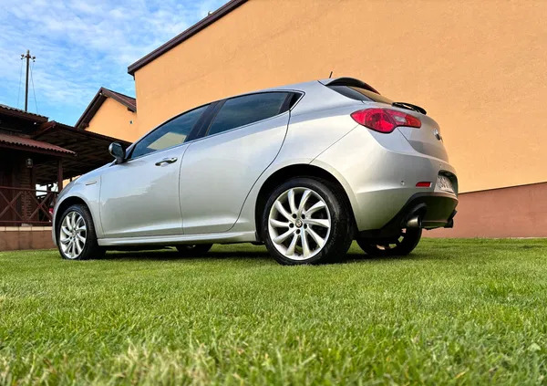 samochody osobowe Alfa Romeo Giulietta cena 26200 przebieg: 186300, rok produkcji 2011 z Sławków